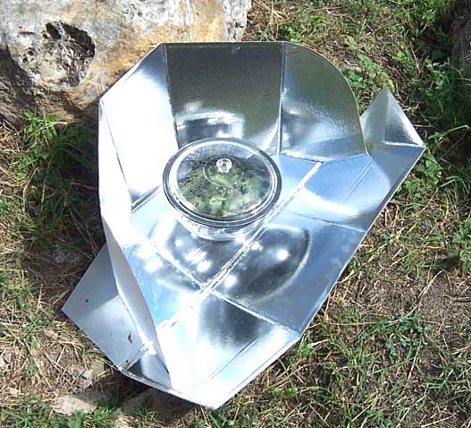 https://www.scienceprojectideas.org/wp-content/uploads/2015/09/DIY-Solar-Oven.jpg